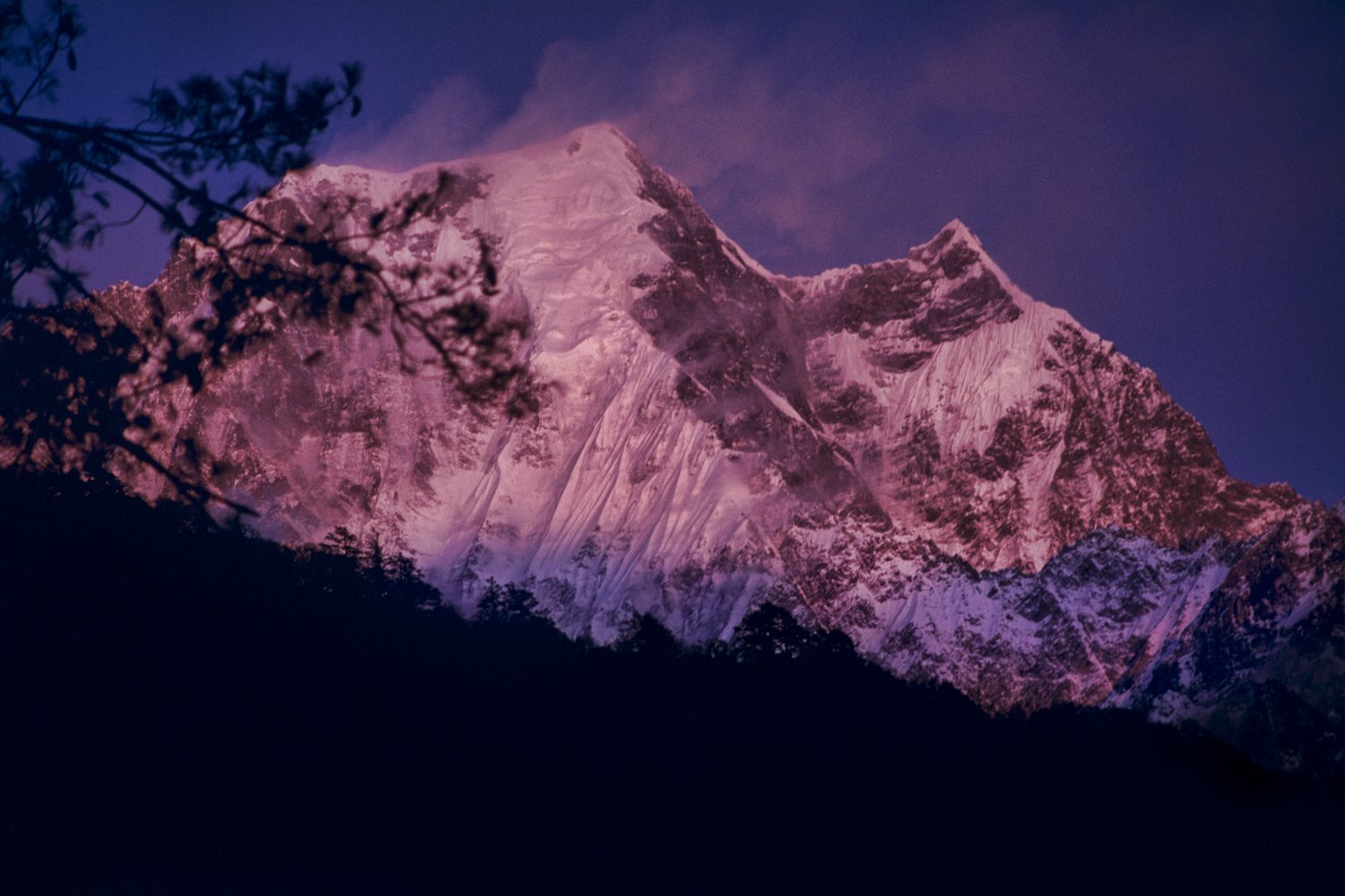 Daily life of residents of the Himalayan mountain range within Nepal and India